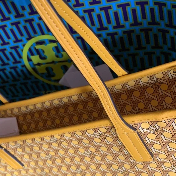 SOLD⛔️Authentic TORY BURCH LOGO coated canvas/leather zip top tote w wristlet - Picture 9 of 16